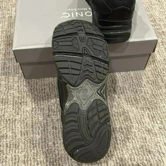 Vionic Women's 23Walk Black Leather 10 Wide - Picture 7 of 7